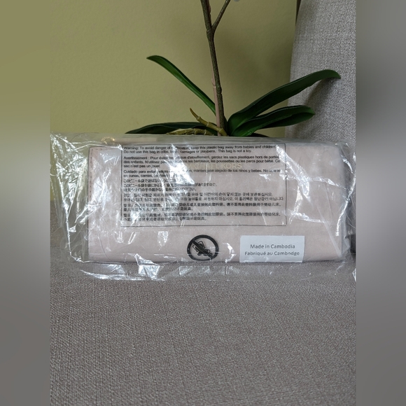 BNWY MK bag and wristlet - Picture 11 of 11